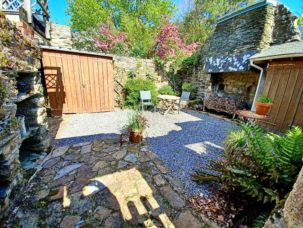 SAINT-VINCENT-SUR-OUST Maison T3-4 en pierres & jardinet & cour. Une résidence de charme en campagne 5