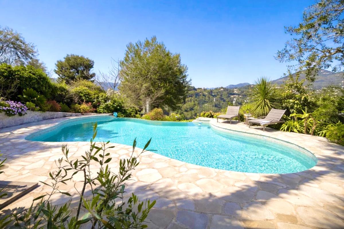 NICE Villa rénovée Nice St Pancrace 7 pièces 216 m2 avec piscine 1