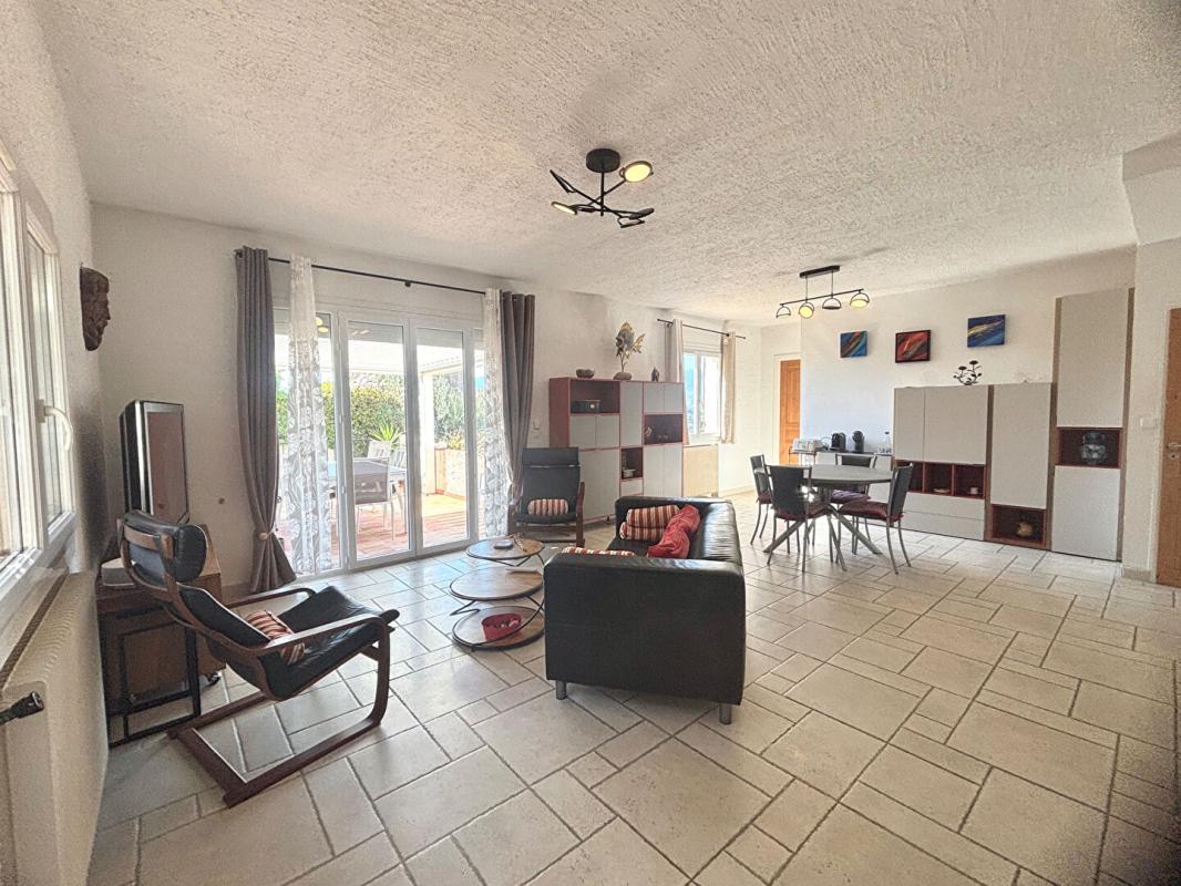 NICE Villa rénovée Nice St Pancrace 7 pièces 216 m2 avec piscine 5