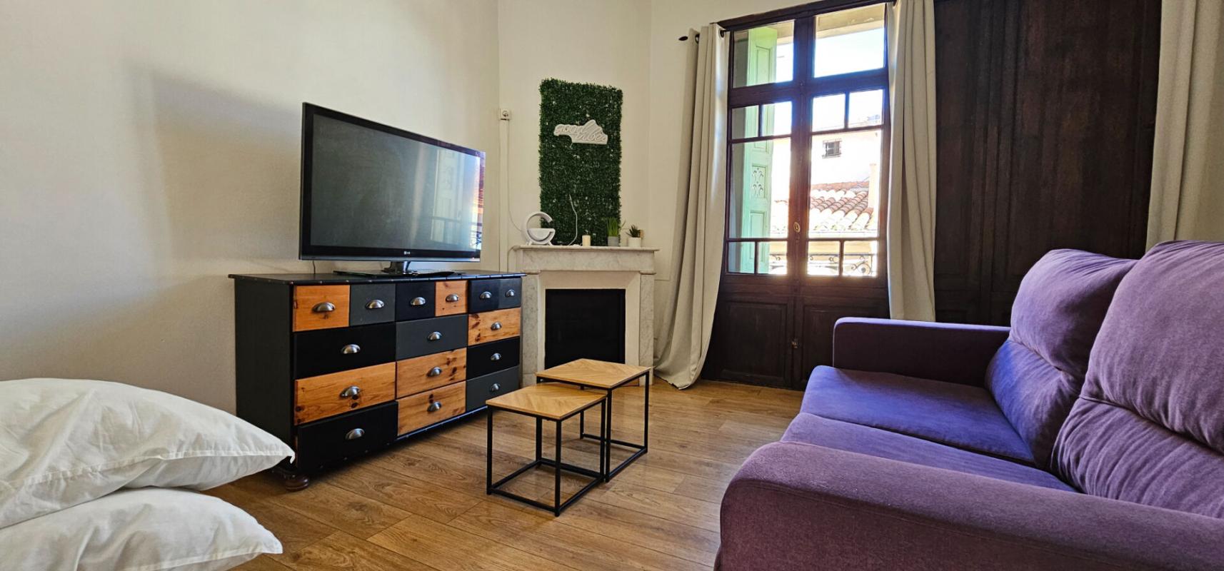 PERPIGNAN IMMEUBLE DE RAPPORT 4 LOTS ? 240 000  -RENTABILITÉ BRUTE : ENVIRON 9 % Perpignan centre historique -8 rue Grande la Monnaie 2