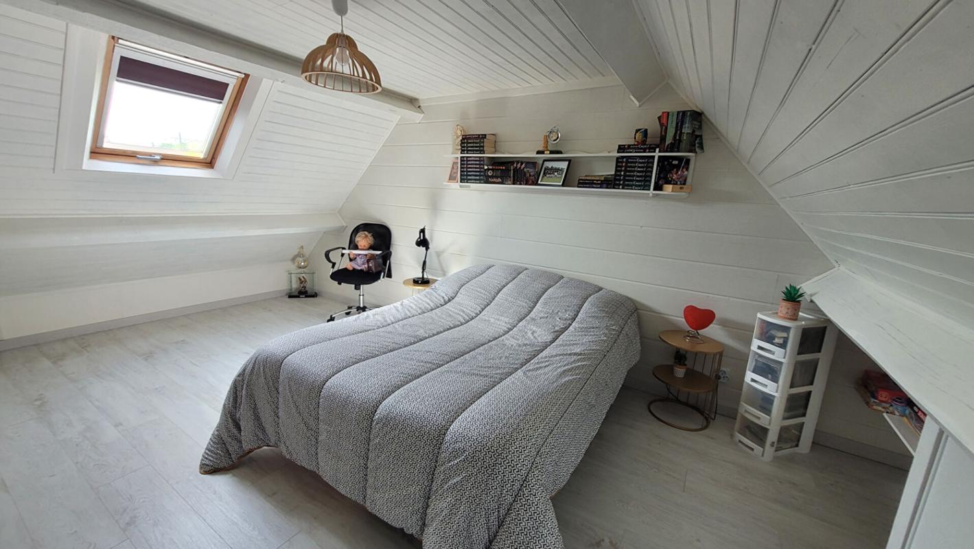 SAINT-GERMAIN-SUR-AVRE Maison St Germain Sur Avre 7 pièce(s) 145.90 m2 dépendances,  terrain de 1565m². Prix HAI : 291 200 13