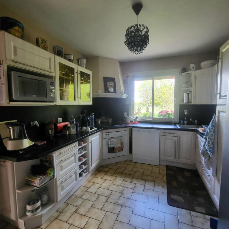 SAINT-GERMAIN-SUR-AVRE Maison St Germain Sur Avre 7 pièce(s) 145.90 m2 dépendances,  terrain de 1565m². Prix HAI : 291 200 5