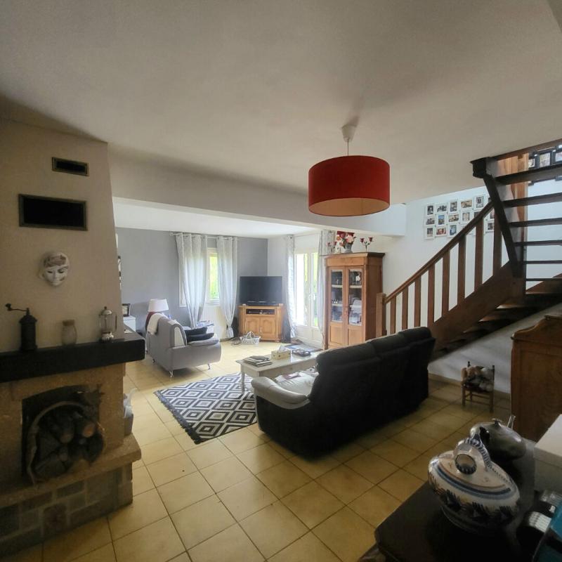 SAINT-GERMAIN-SUR-AVRE Maison St Germain Sur Avre 7 pièce(s) 145.90 m2 dépendances,  terrain de 1565m². Prix HAI : 291 200 9