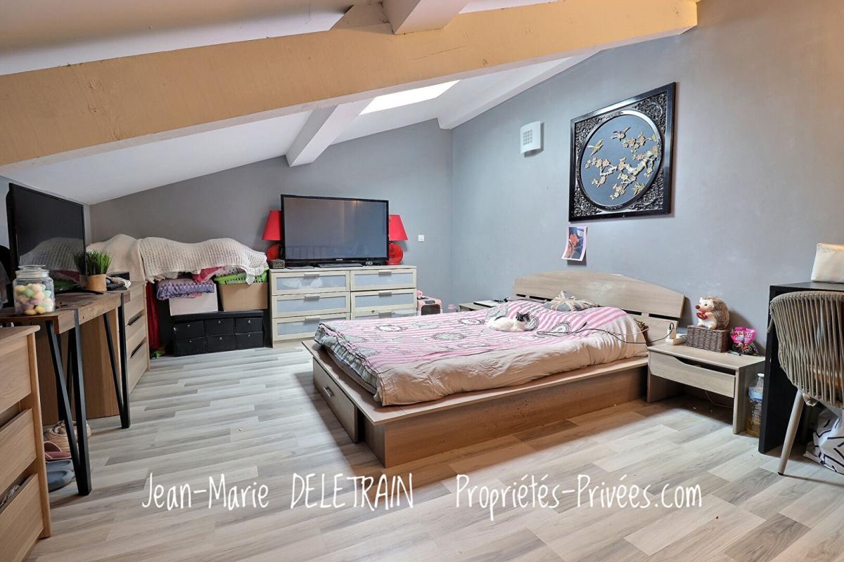 SAINT-ANTOINE-DE-BREUILH Périgourdine de 258 m² + dépendances 100 m² - Gare TER, commerces 5 min, Bordeaux 1h 5