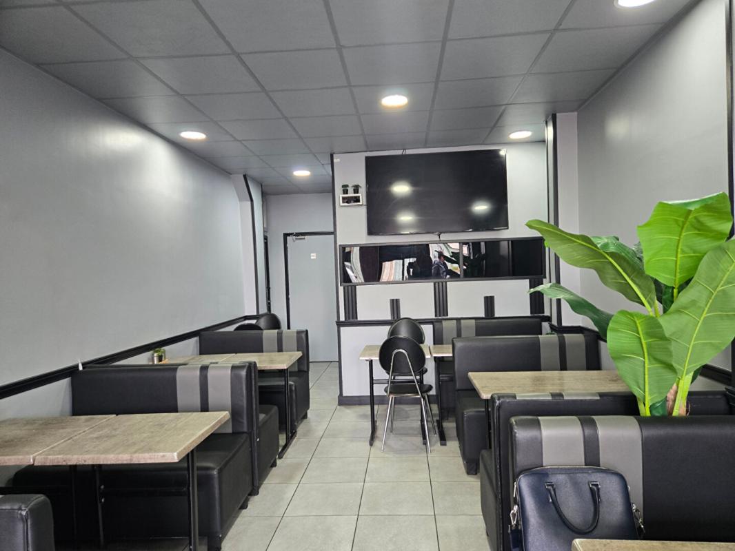 SAINTE-GENEVIEVE-DES-BOIS SAINTE GENEVIEVE DES BOIS - RESTAURATION RAPIDE, EMPLACEMENT N°1 1