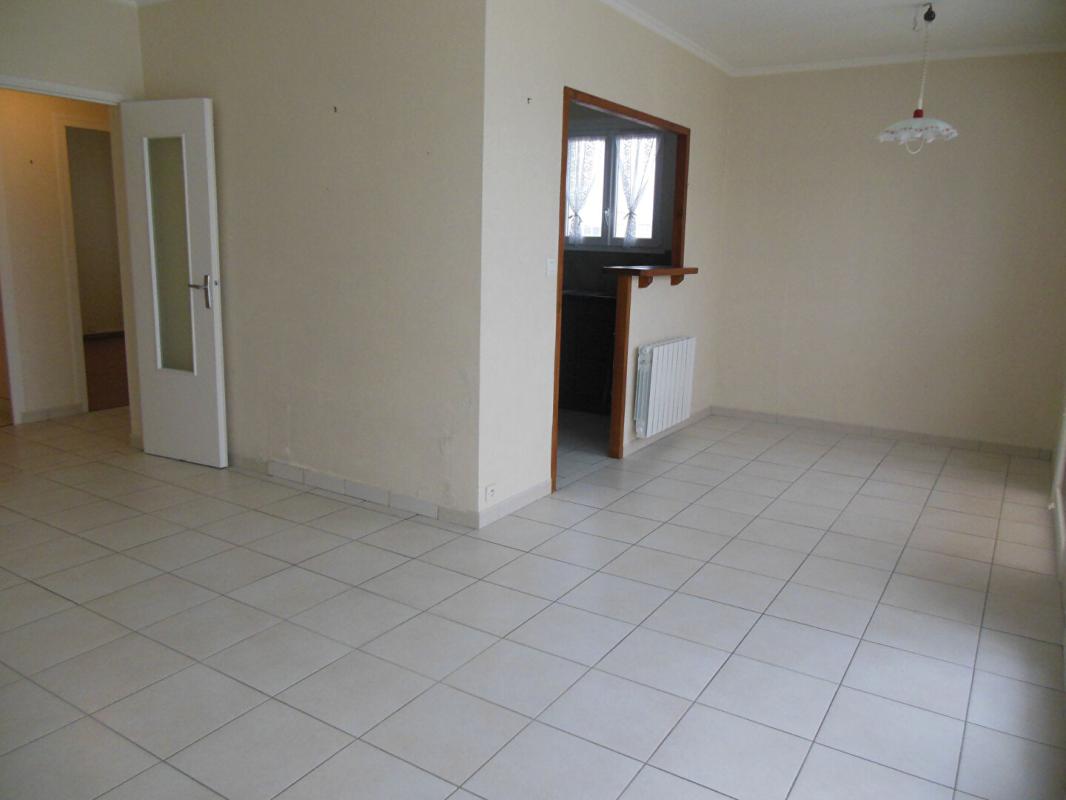 ROYAN Marché central - 2 pièces 50 m2 - Balcon, Cave, Parking et Ascenseur 2