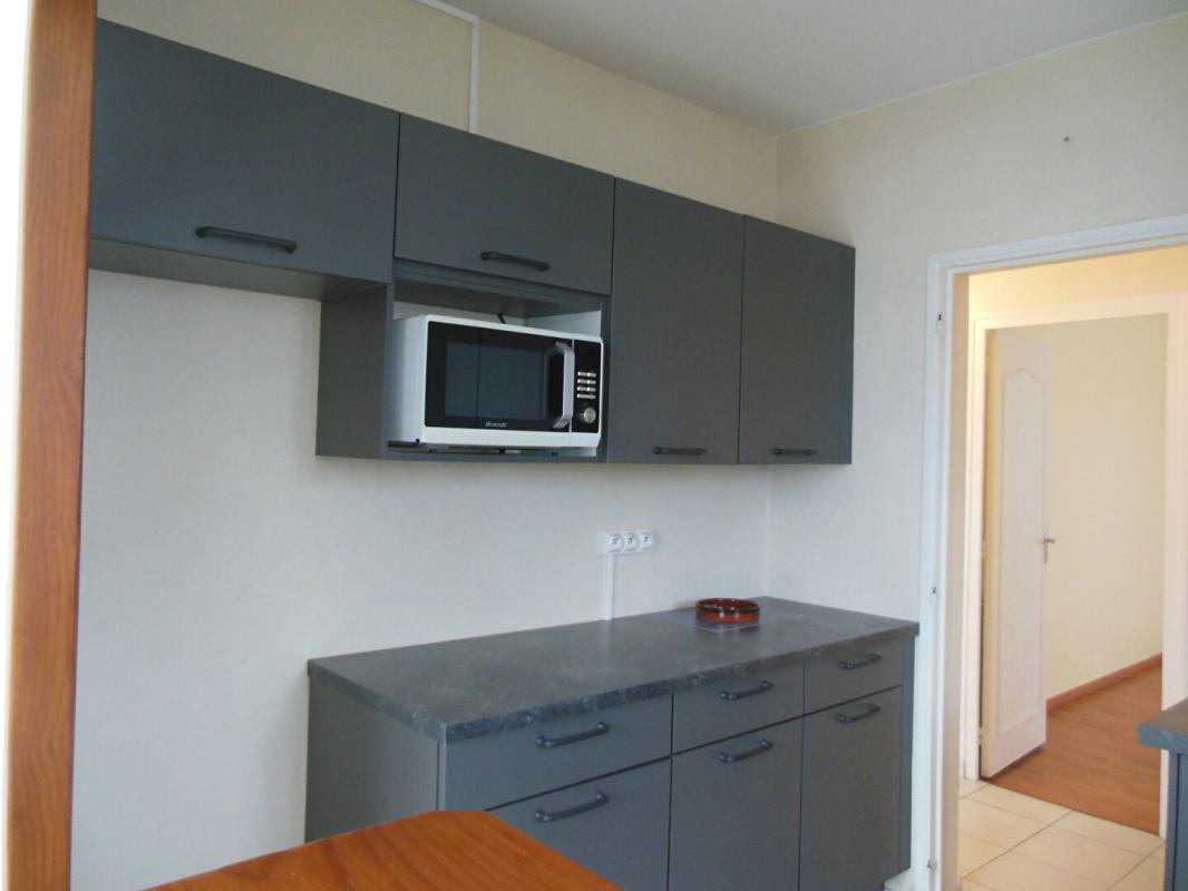 ROYAN Marché central - 2 pièces 50 m2 - Balcon, Cave, Parking et Ascenseur 8