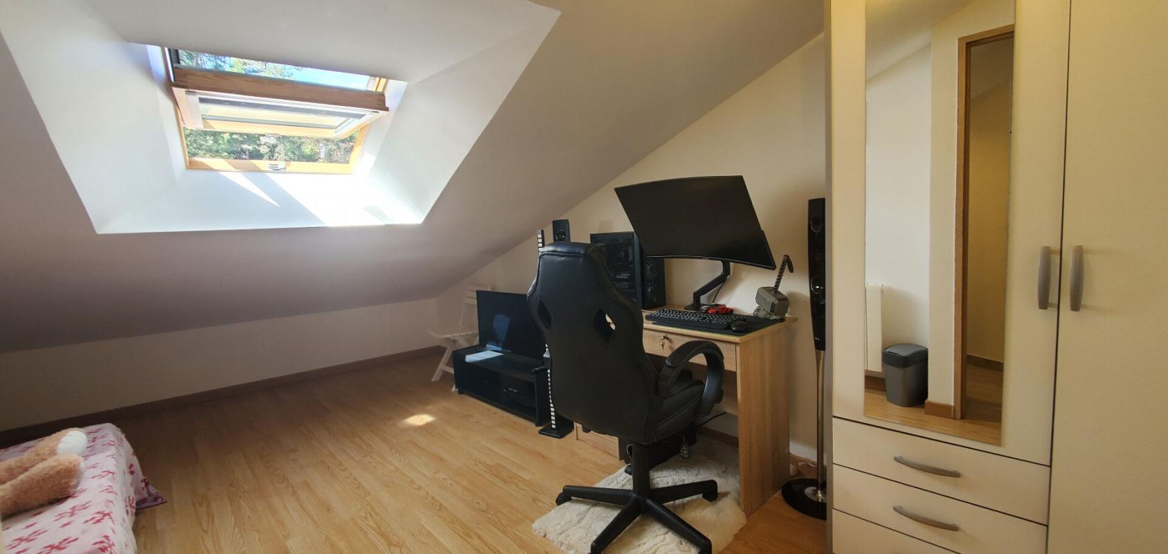 BESSEGES Lots de deux appartements + cave au sein d'une copropriété 13