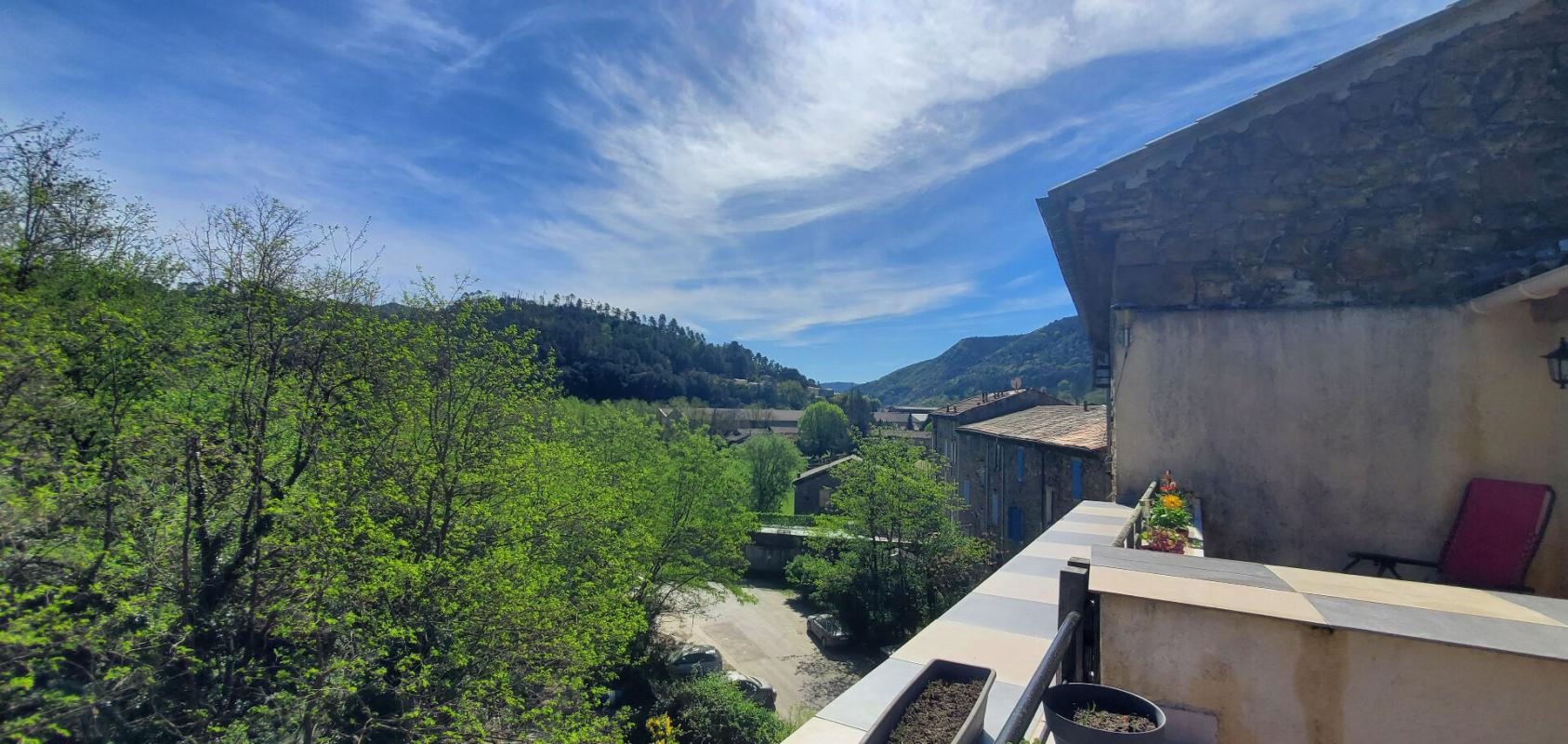 BESSEGES Lots de deux appartements + cave au sein d'une copropriété 16