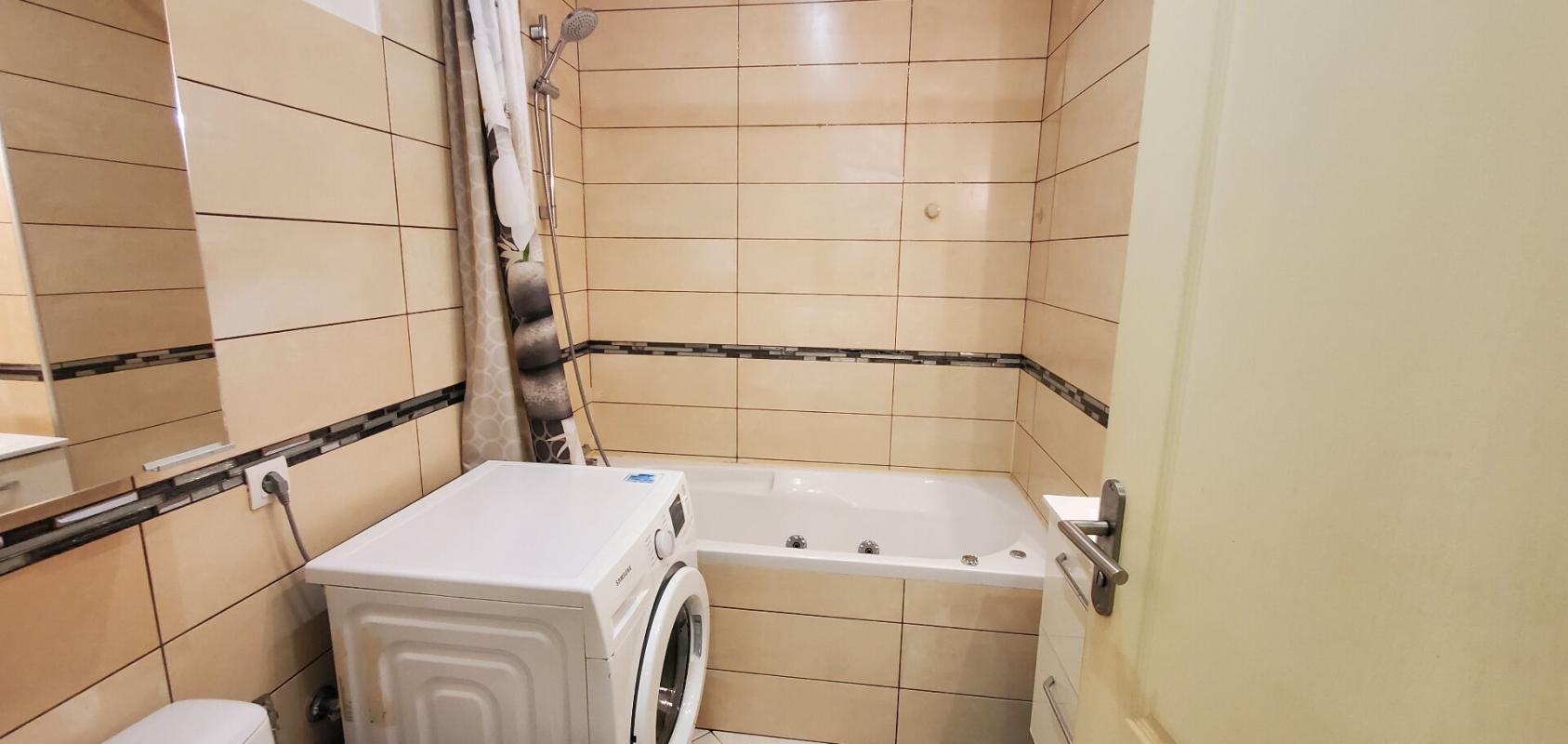 BESSEGES Lots de deux appartements + cave au sein d'une copropriété 9