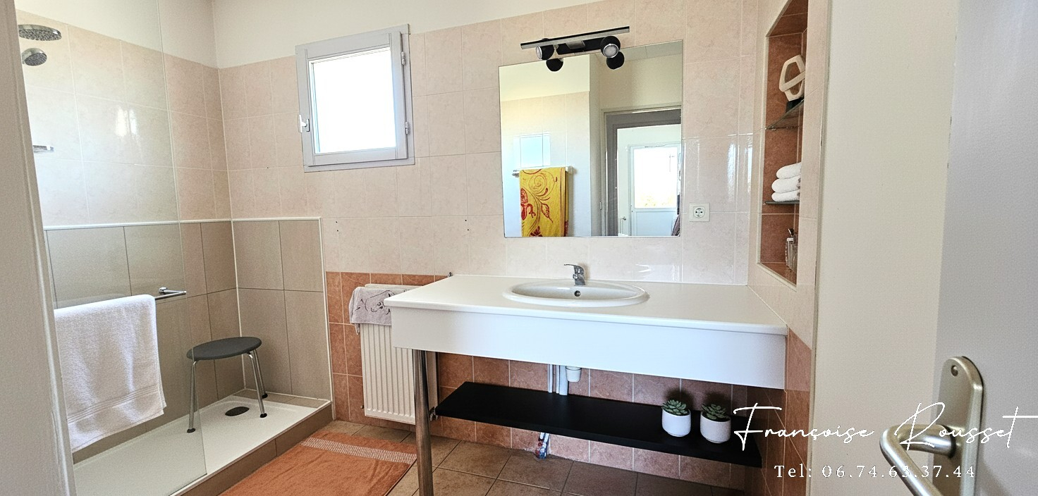 UZES Maison Uzes T4,  84 m2 avec jardinet et garage 7