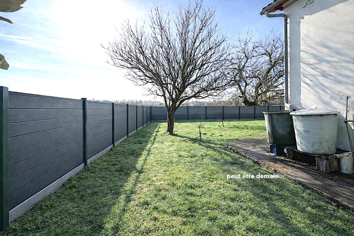 MORTAGNE-SUR-GIRONDE Maison Mortagne Sur Gironde 4 pièce(s) 136 m2 et dépendances  148000  FAI 16