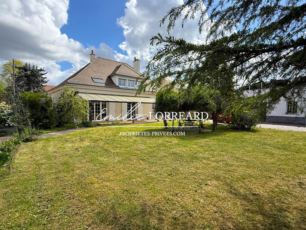 LE MANS Maison Le Mans 8 pièce(s) 226 m2 13