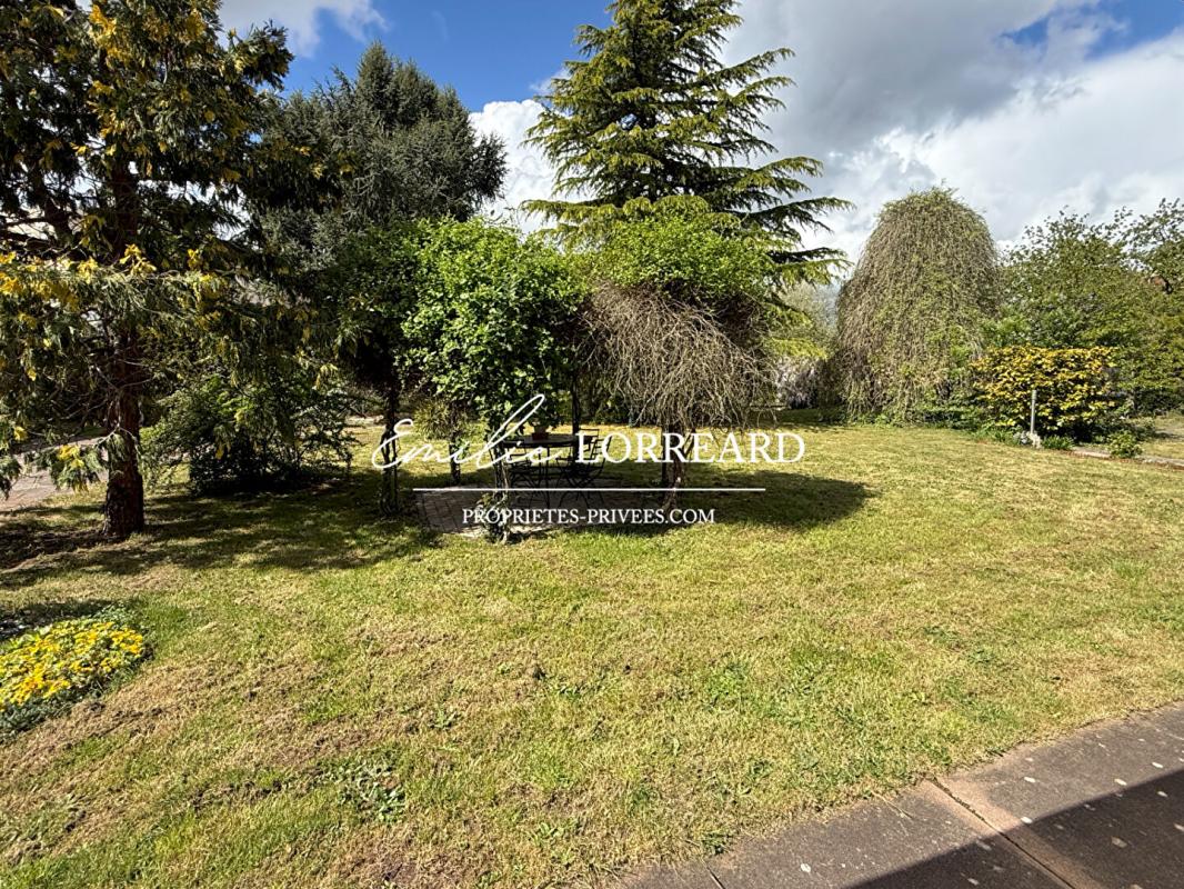 LE MANS Maison Le Mans 8 pièce(s) 226 m2 16