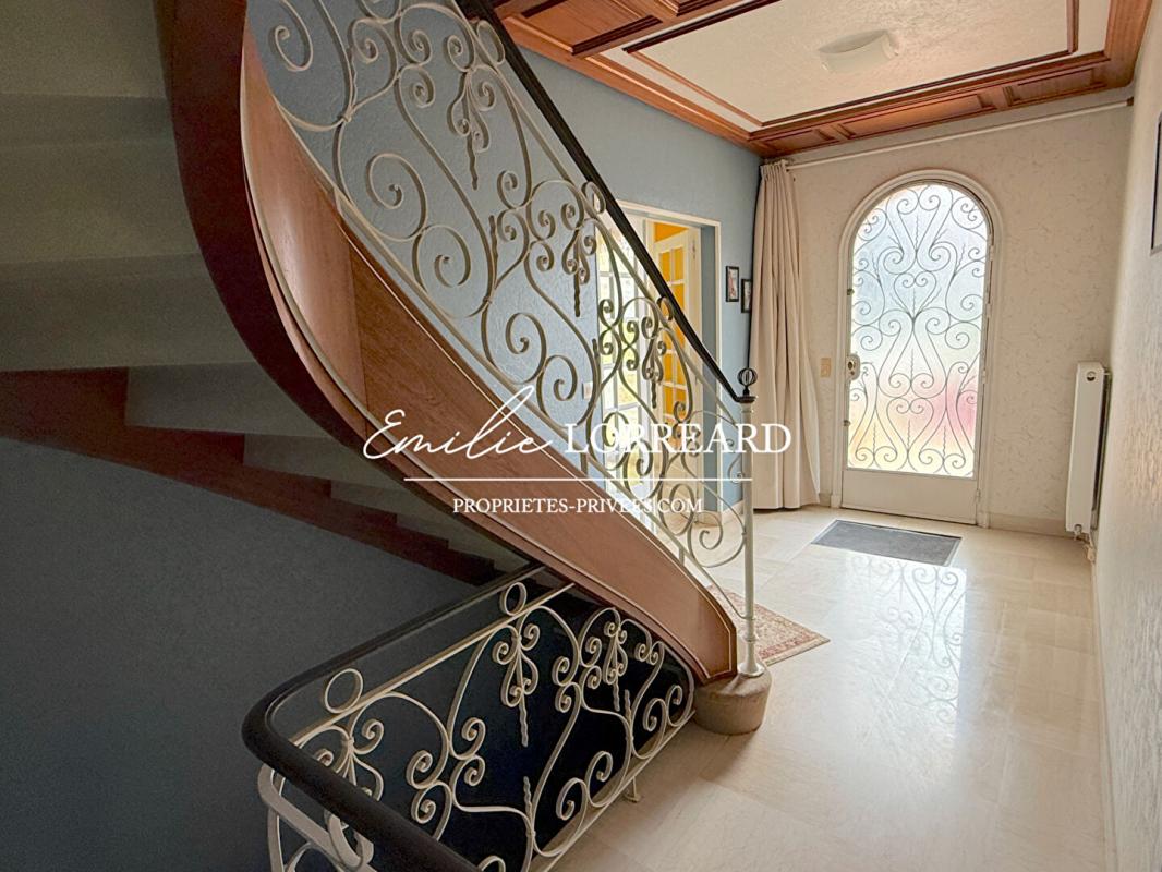 LE MANS Maison Le Mans 8 pièce(s) 226 m2 7