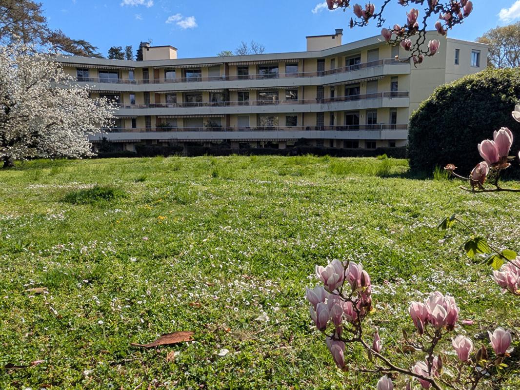 TASSIN-LA-DEMI-LUNE Appartement  4 pièce(s) 90.48 m2 1