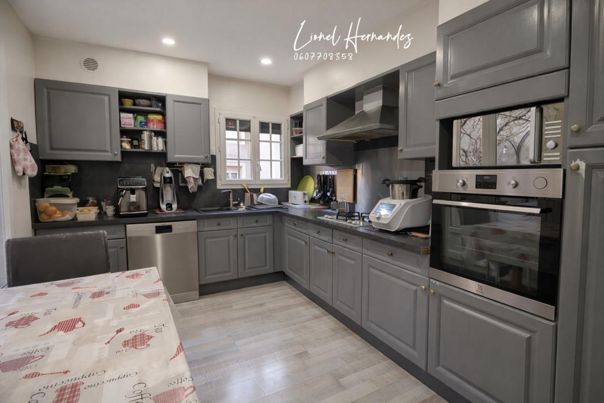 ALES Alès centre - Maison de caractère rénovée de 157m² avec terrasse et jardin 5