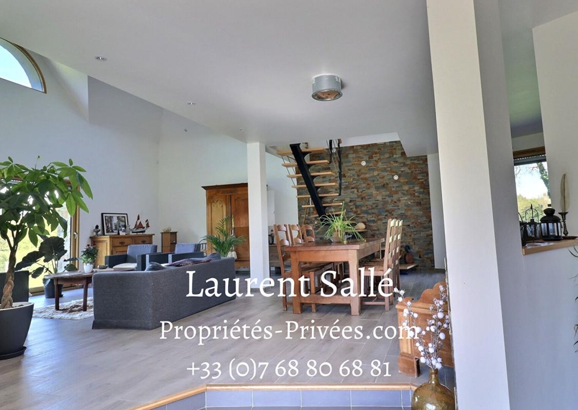 QUESTEMBERT Maison de 220 m2 avec terrain 5