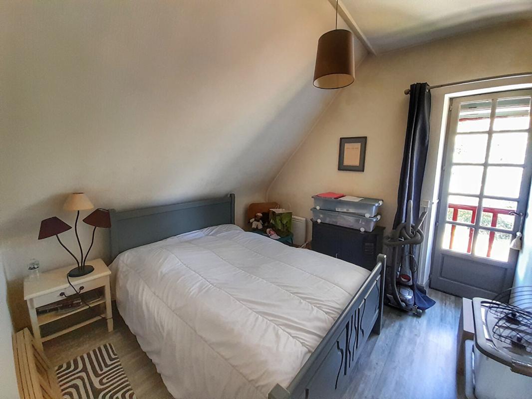 BUZY Charmante demeure en pierre avec vaste sous-sol et jardin paysager 12