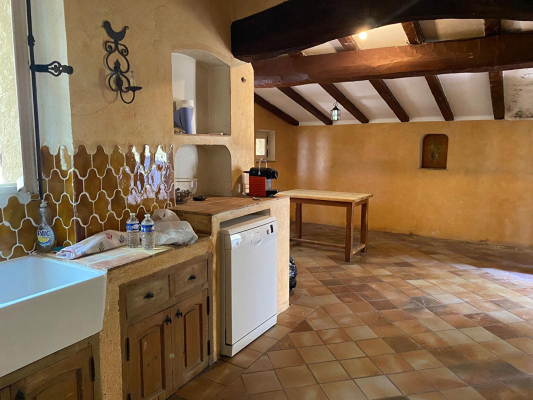 LE REVEST-LES-EAUX Maison Le Revest Les Eaux 10 pièce(s) 399 m2 15