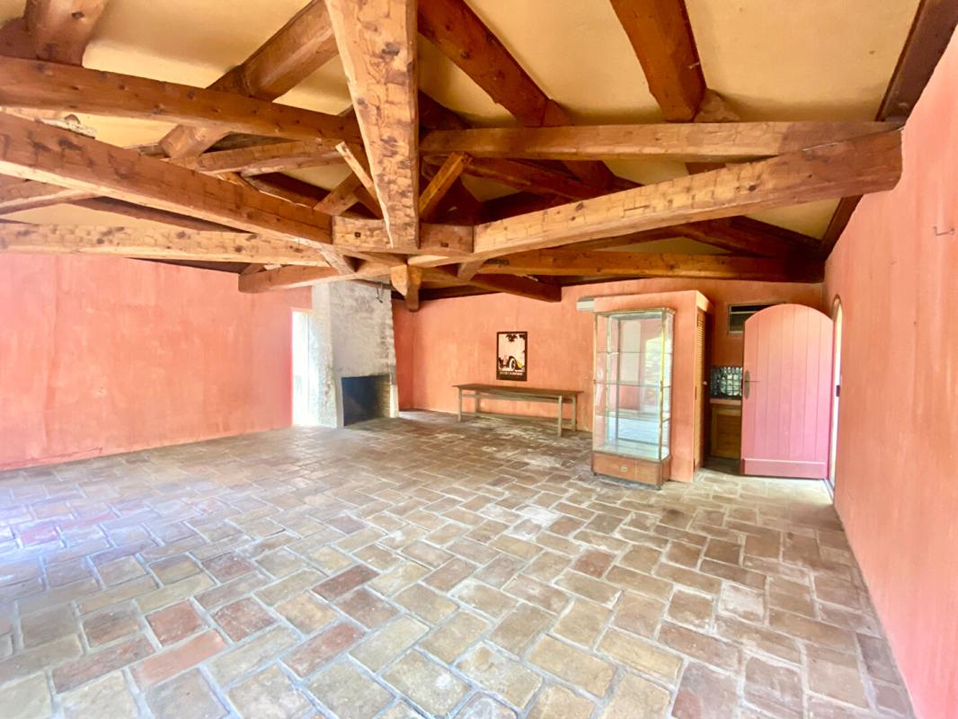 LE REVEST-LES-EAUX Maison Le Revest Les Eaux 10 pièce(s) 399 m2 3