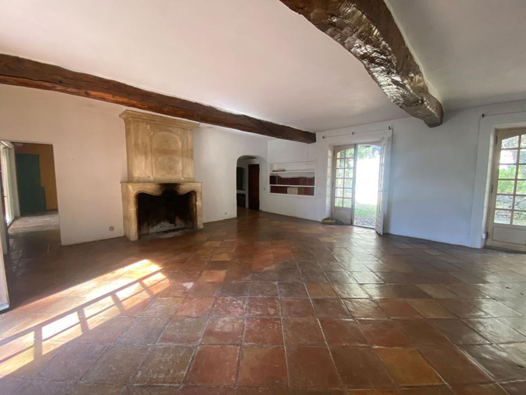 LE REVEST-LES-EAUX Maison Le Revest Les Eaux 10 pièce(s) 399 m2 7