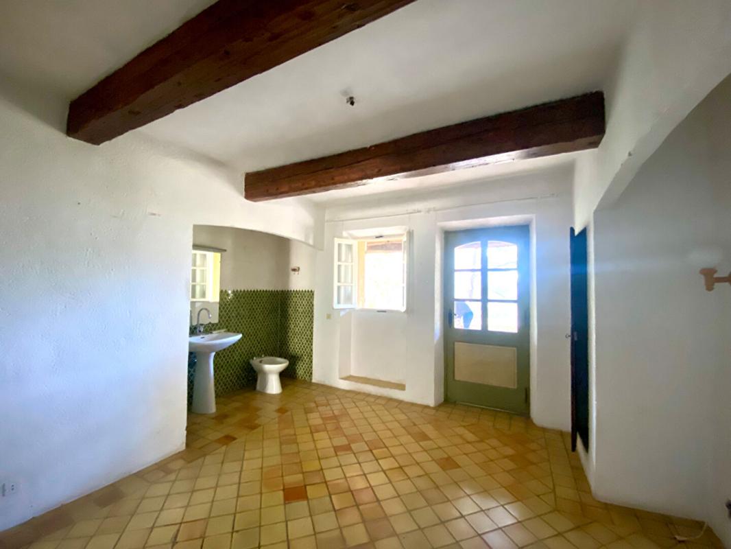 LE REVEST-LES-EAUX Maison Le Revest Les Eaux 10 pièce(s) 399 m2 8