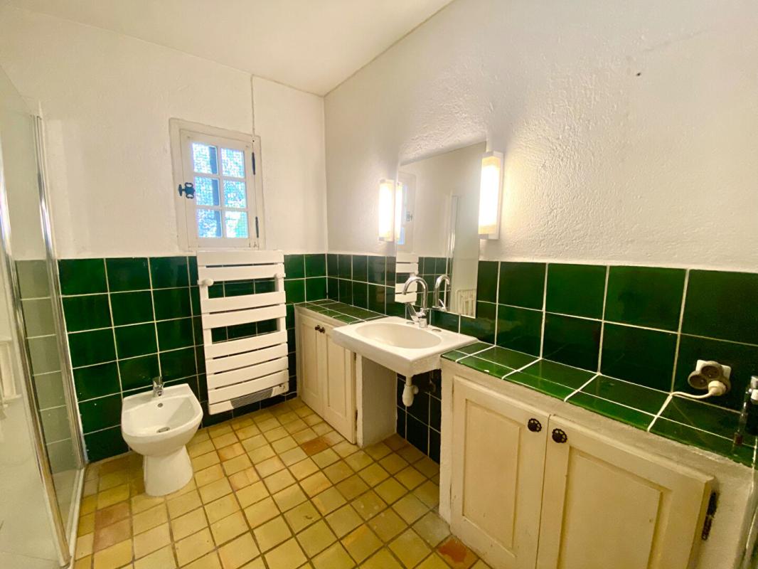 LE REVEST-LES-EAUX Maison Le Revest Les Eaux 10 pièce(s) 399 m2 9