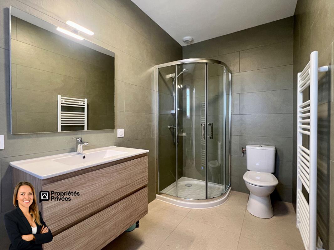 MONTAUROUX Maison de plain pied avec garage et piscine 11