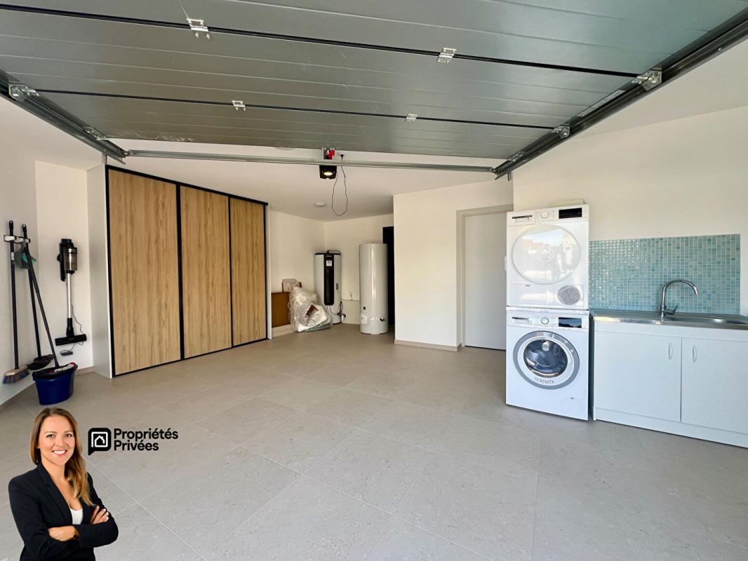 MONTAUROUX Maison de plain pied avec garage et piscine 17