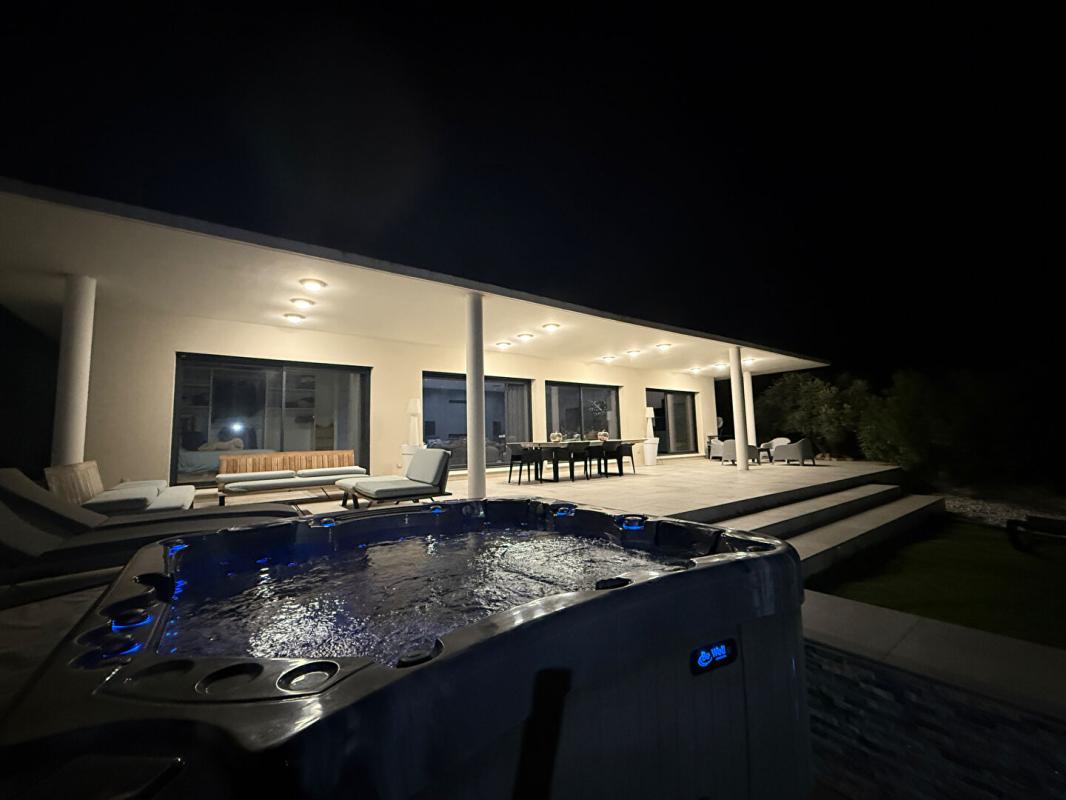 MARTIGUES Villa  "MEUBLÉ" de standing  à proximité de la mer 11