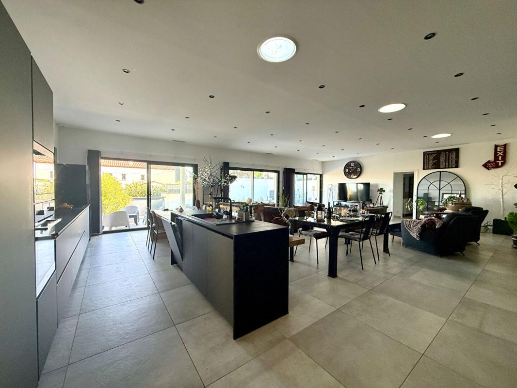 MARTIGUES Villa  "MEUBLÉ" de standing  à proximité de la mer 2