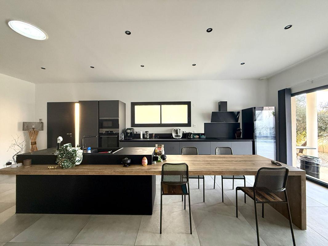 MARTIGUES Villa  "MEUBLÉ" de standing  à proximité de la mer 4