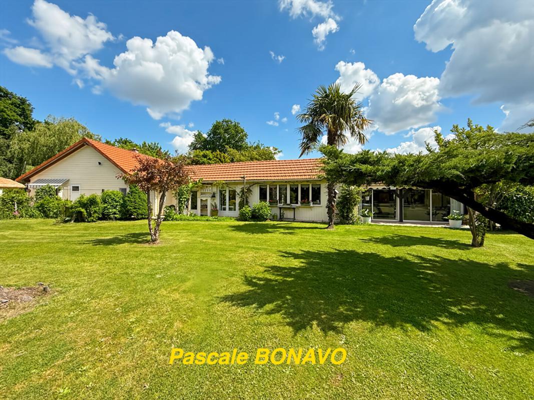 VENDAYS-MONTALIVET VENDAYS-MONTALIVET - PROPRIETES 248m2 - 3 LOGEMENTS - PARC - PISCINE 10