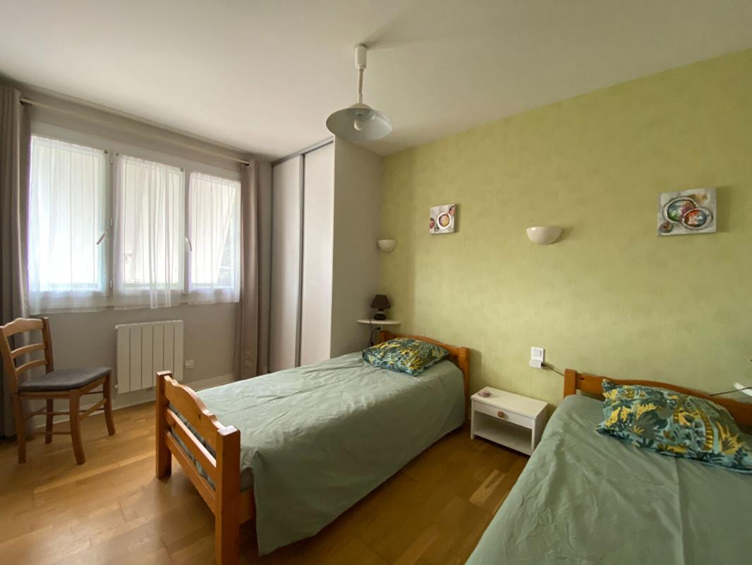 SAINT-HILAIRE-DE-CHALEONS MAISON SAINT HILAIRE DE CHALÉONS 44680 - 5 CHAMBRES - BUDGET 335 000 HAI 16