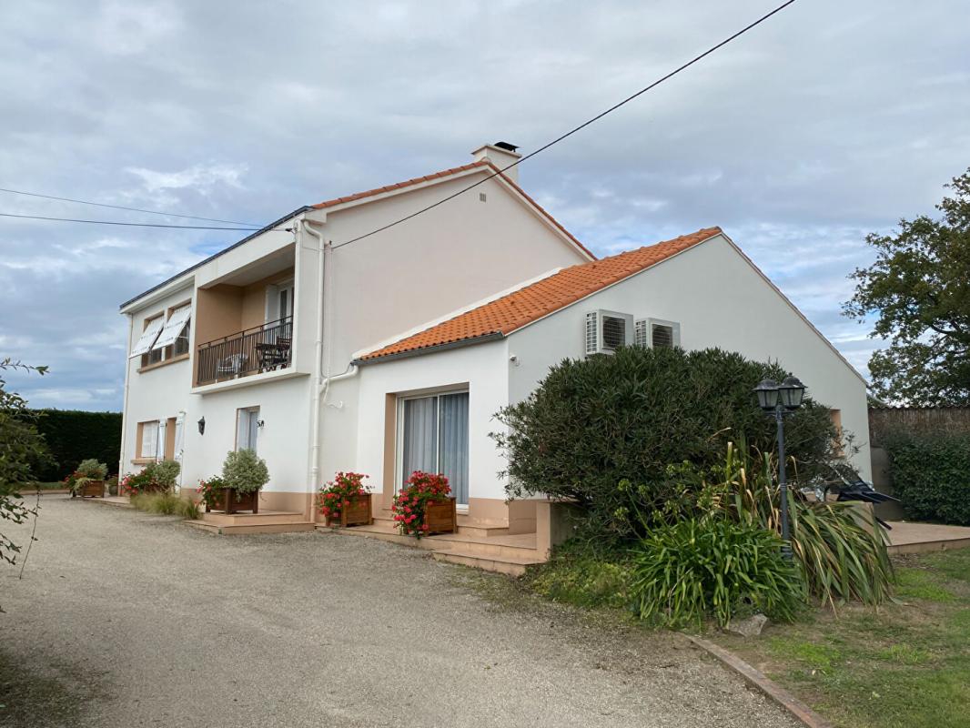 SAINT-HILAIRE-DE-CHALEONS MAISON SAINT HILAIRE DE CHALÉONS 44680 - 5 CHAMBRES - BUDGET 335 000 HAI 5