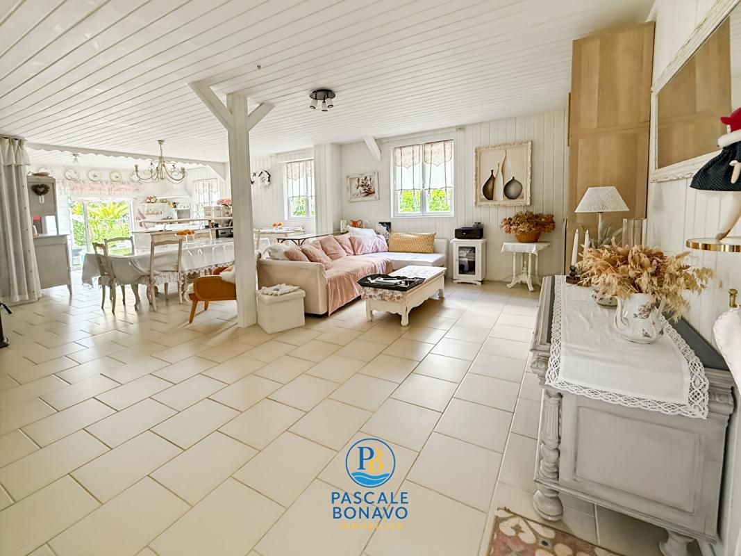 VENDAYS-MONTALIVET EXCLUSIVITE - Propriété 3 gîtes et maison de 136m2 - Magnifique Parc 15