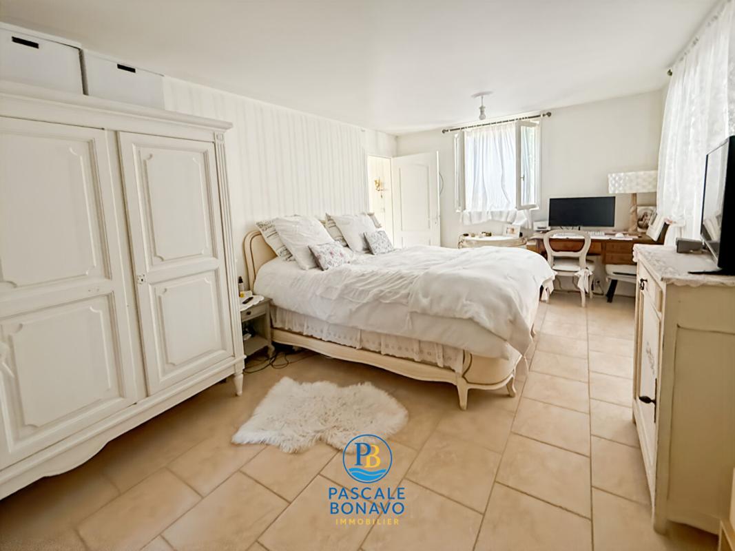 VENDAYS-MONTALIVET EXCLUSIVITE - Propriété 3 gîtes et maison de 136m2 - Magnifique Parc 16