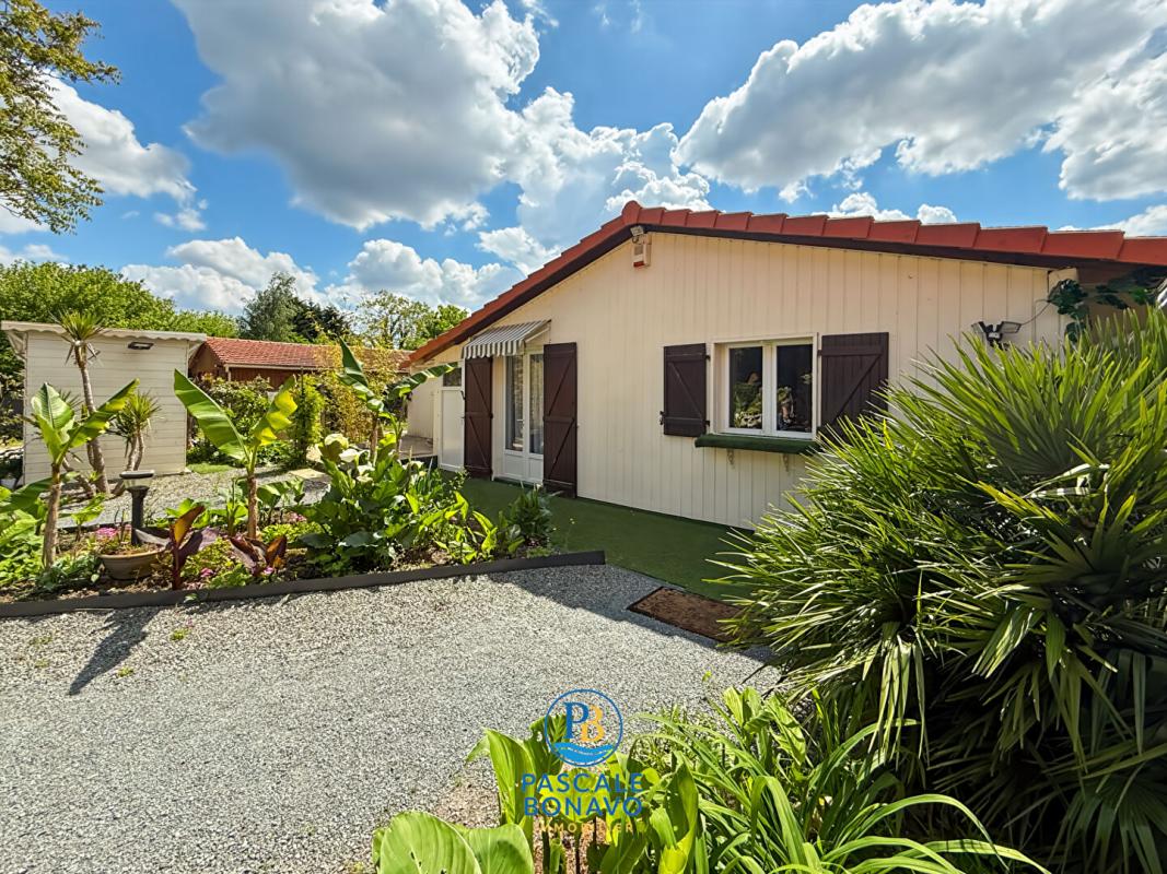 VENDAYS-MONTALIVET EXCLUSIVITE - Propriété 3 gîtes et maison de 136m2 - Magnifique Parc 2