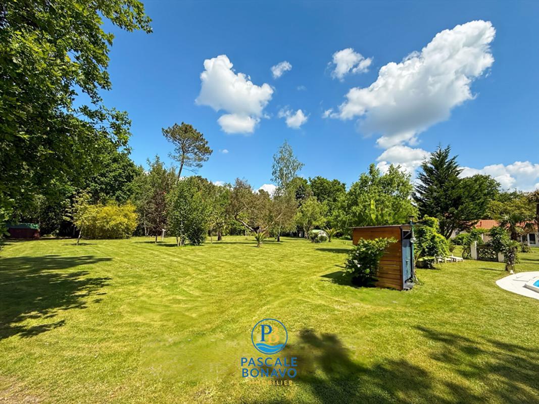 VENDAYS-MONTALIVET EXCLUSIVITE - Propriété 3 gîtes et maison de 136m2 - Magnifique Parc 3