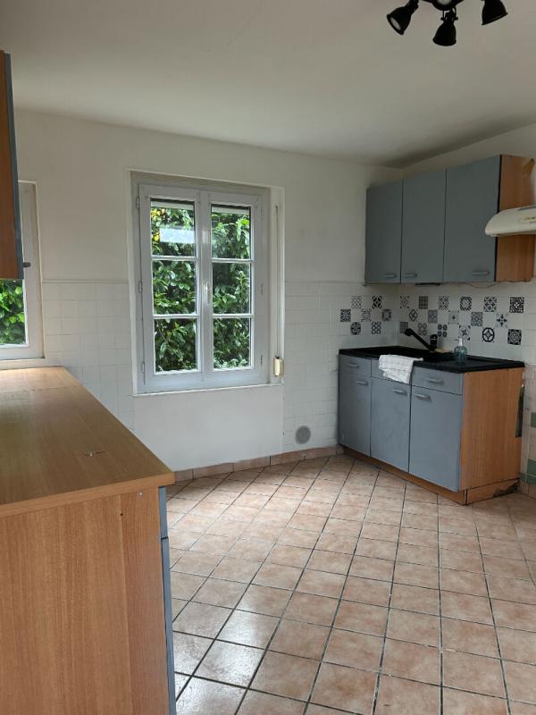 BERNAY 27300  Maison Normande 5 pièces + double garage  153 100 Euros 5