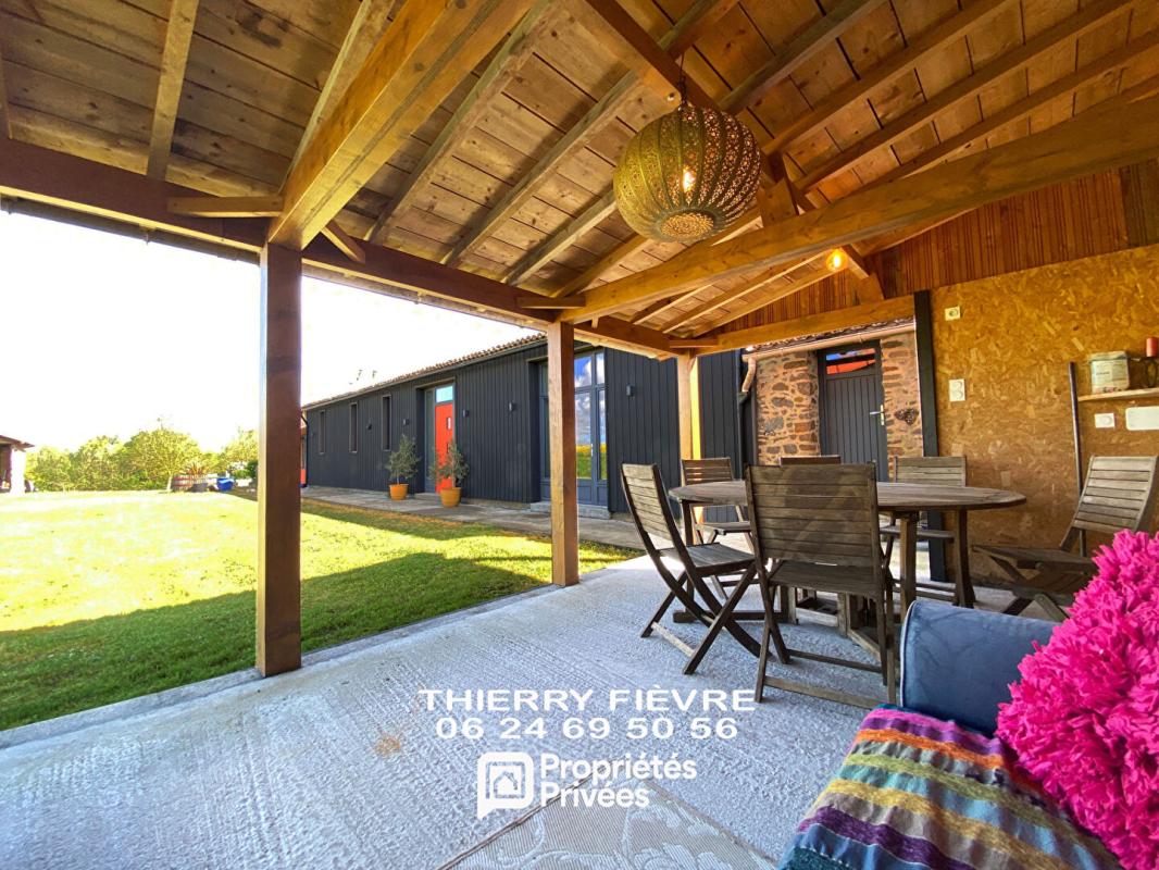 CERSAY Val en Vignes 79290 - Propriété de caractère 409 m²  Maison 4 chambres + 3 gîtes possibles  Fort potentiel locatif ou projet mixte 5