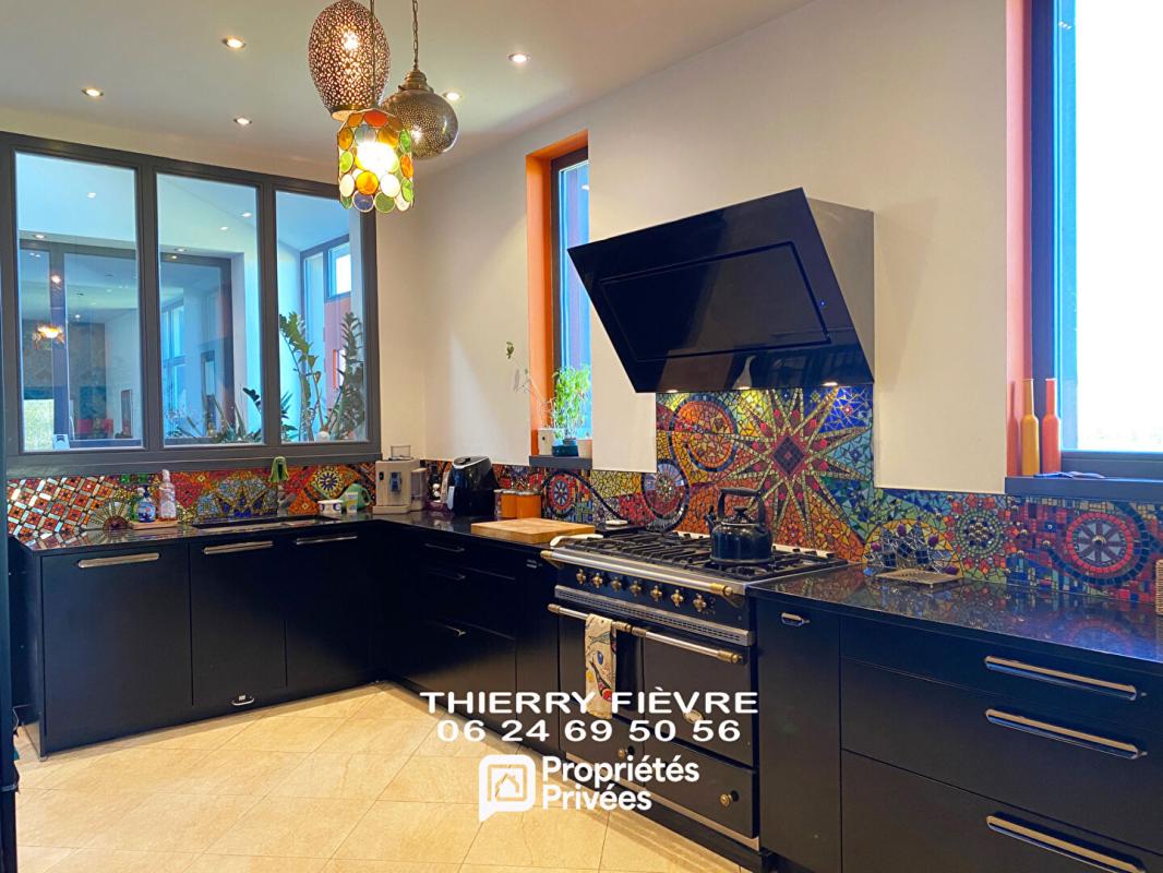 CERSAY Val en Vignes 79290 - Propriété de caractère 409 m²  Maison 4 chambres + 3 gîtes possibles  Fort potentiel locatif ou projet mixte 6