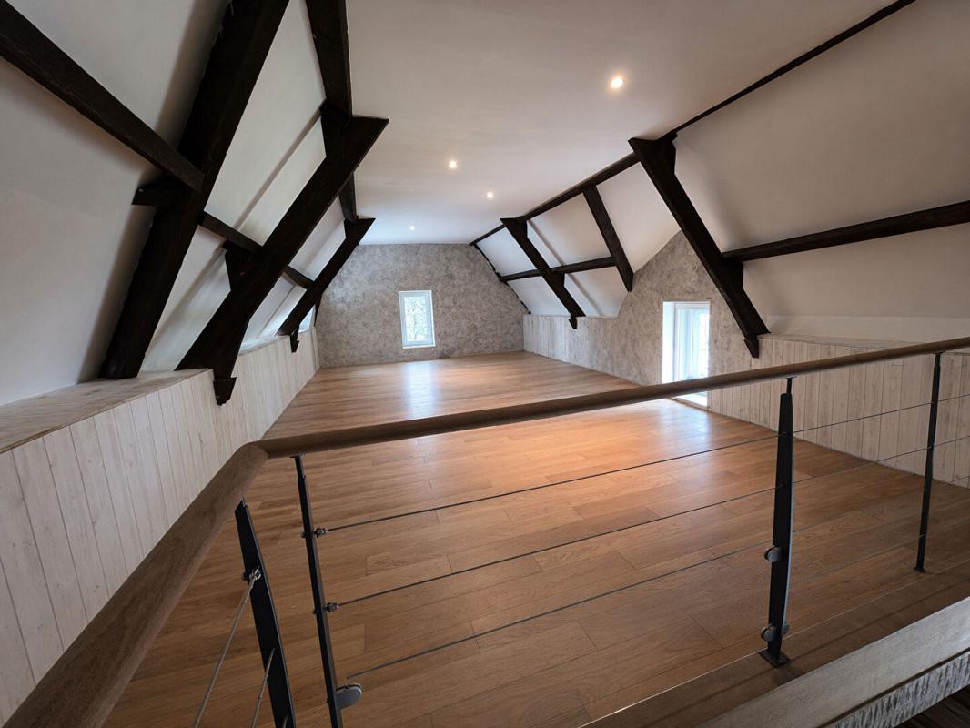 CLEGUER Longère de charme rénovée - 210 m² habitables + dépendances - Terrain 1 488 m²  -  15 min de Lorient et 20 min des plages - Morbihan - Environnement calme - Exposition plein sud 15