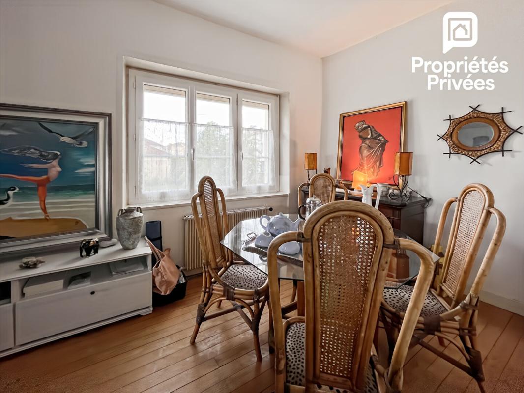 BLAYE Maison de charme à Blaye avec vue estuaire, piscine et fort potentiel d'aménagement 10