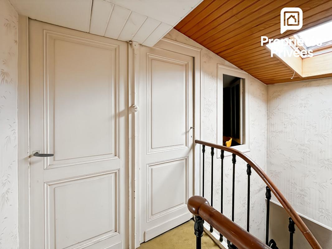 BLAYE Maison de charme à Blaye avec vue estuaire, piscine et fort potentiel d'aménagement 11