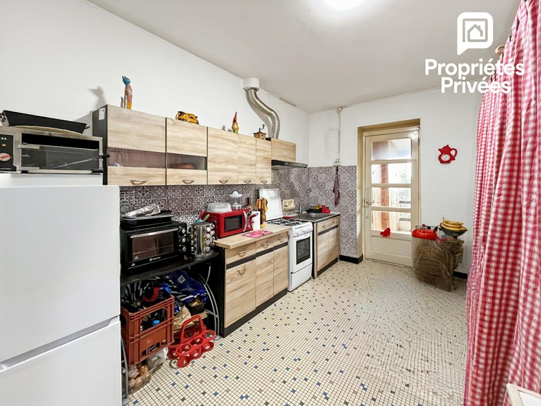 BLAYE Maison de charme à Blaye avec vue estuaire, piscine et fort potentiel d'aménagement 14