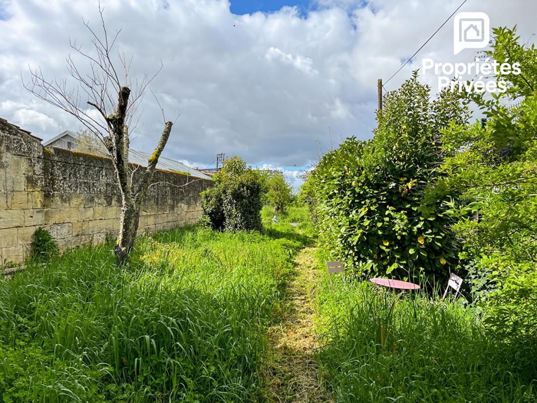 BLAYE Maison de charme à Blaye avec vue estuaire, piscine et fort potentiel d'aménagement 15