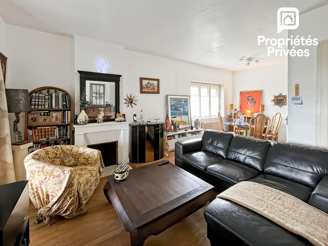 BLAYE Maison de charme à Blaye avec vue estuaire, piscine et fort potentiel d'aménagement 6