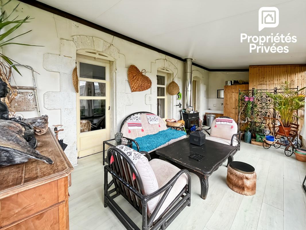 BLAYE Maison de charme à Blaye avec vue estuaire, piscine et fort potentiel d'aménagement 8